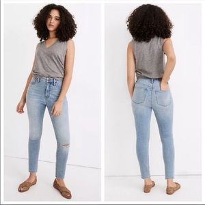 NWT Madewell Curvy Roadtripper Jeans in Benton Wash: Knee-Rip Edition